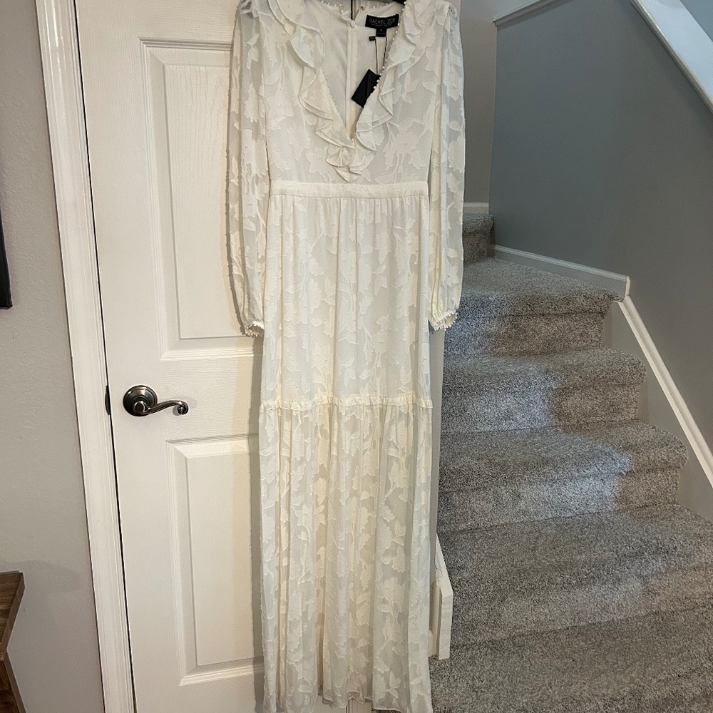 Rachel Zoe long ecru dress, Size 0, lightweight, deep V neck